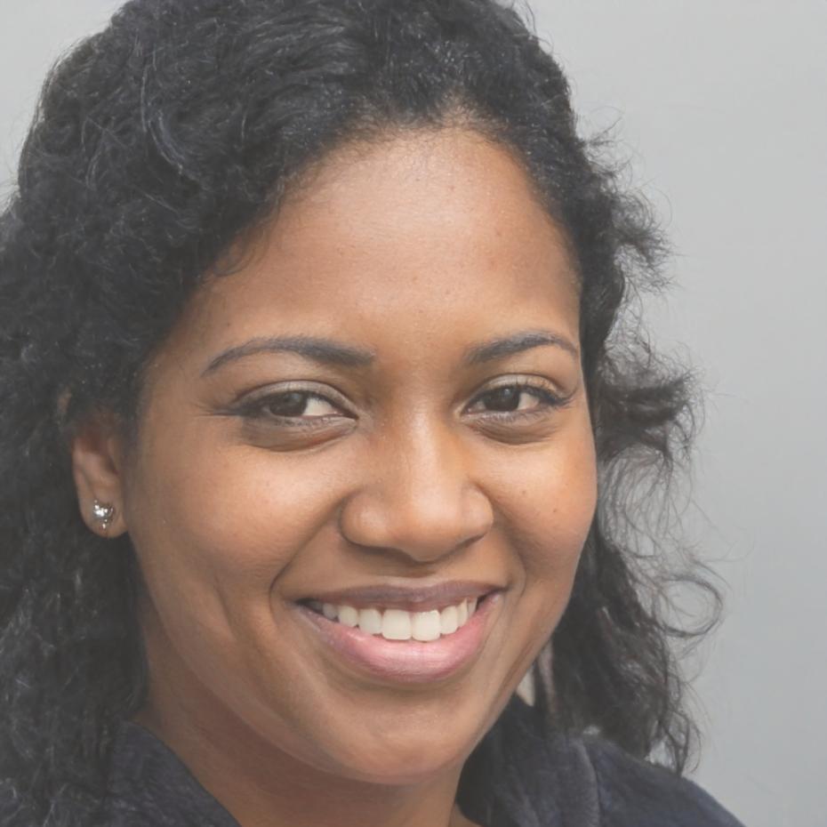 Portrait d'Élise Moreau, conseillère en optimisation financière